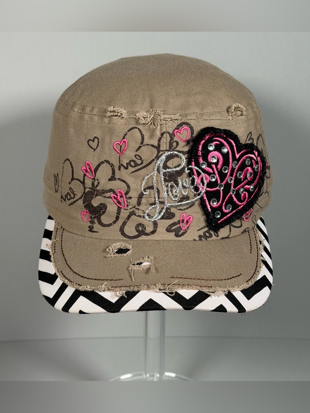 KBETHOS Tan Cap with Pink Heart Embroidery and Black-White Chevron Brim